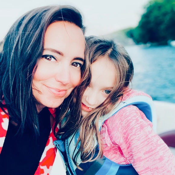 Meet your Posher, Mandi - Picture 1 of 9